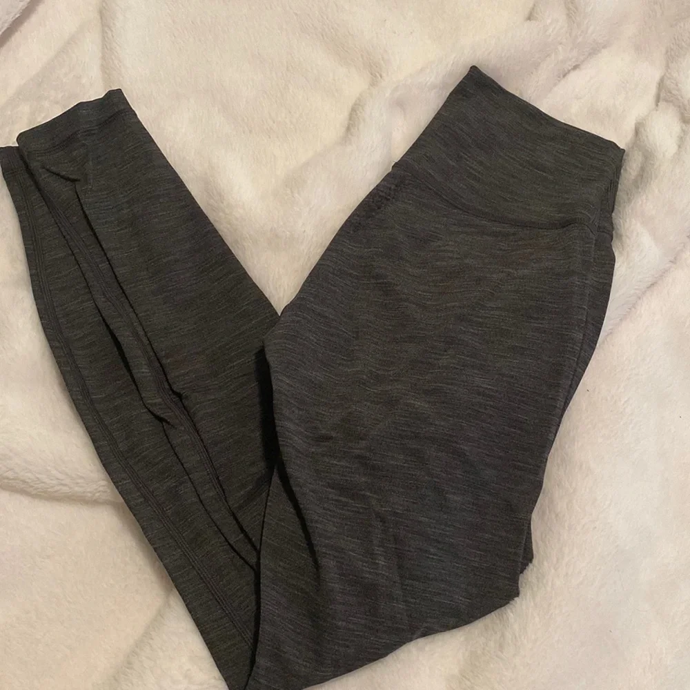 Grey lululemon leggings - Picture 1 of 5